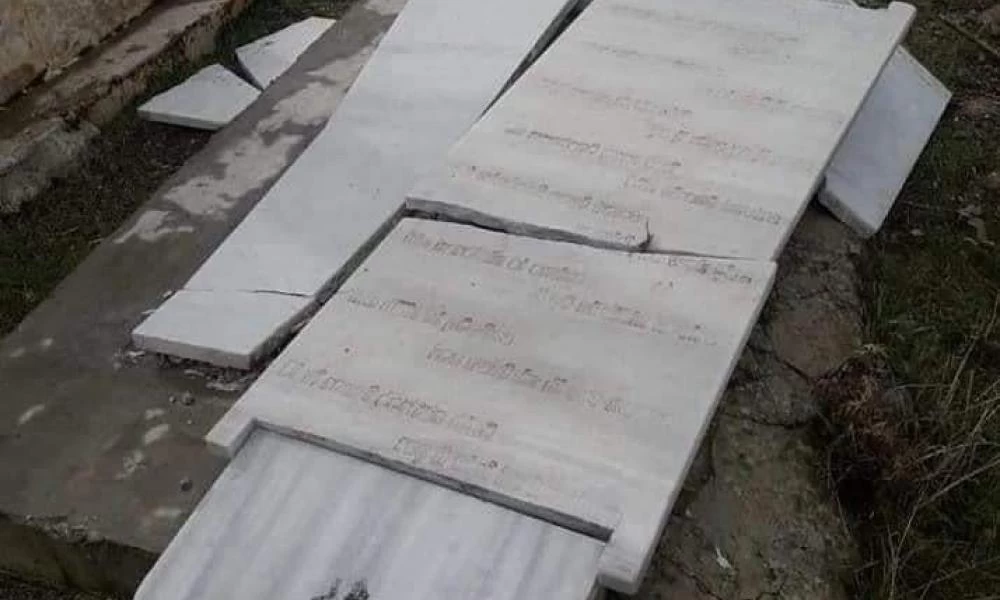 Συρία: Τα "αδέρφια" της Τουρκίας κατέστρεψαν τάφο Κούρδου ποιητή